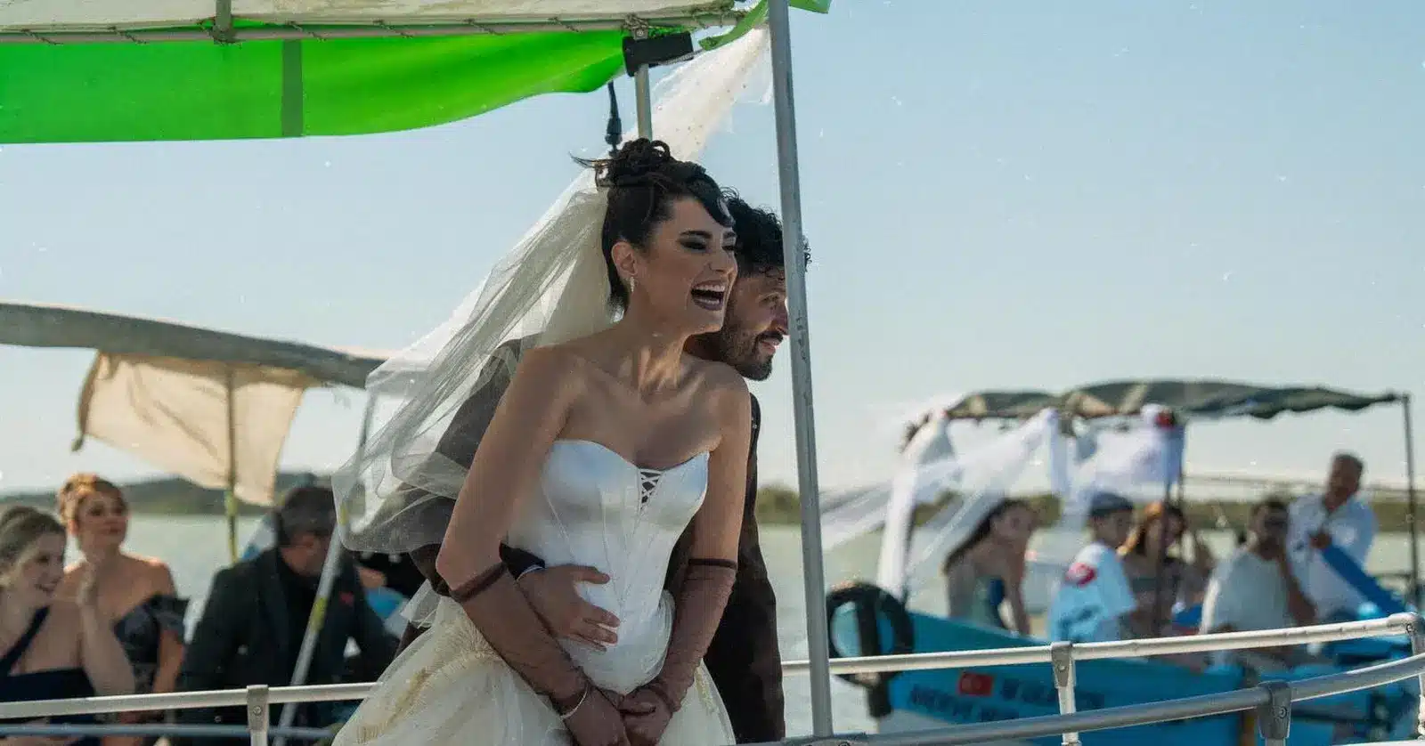 Merve Nur Bengi, actriz de El secreto, celebra una boda de tres días sobre el agua en Turquía